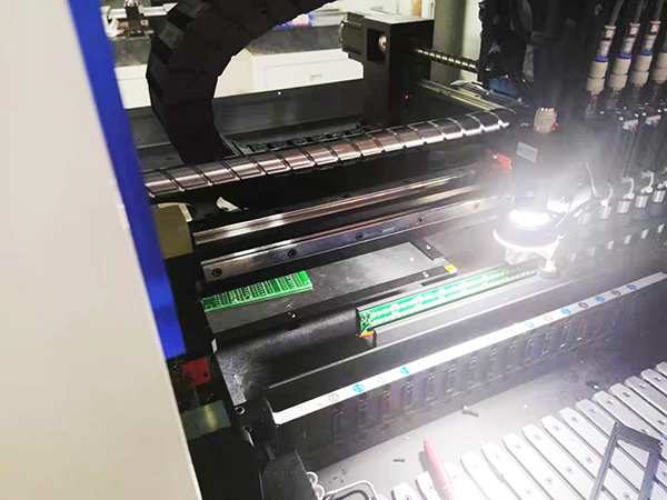 四川自動貼片機廠家直銷，多少錢一臺？